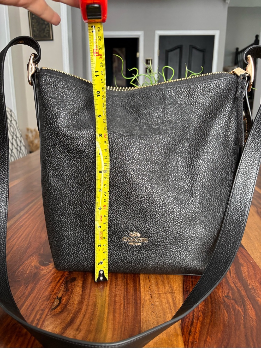 Coach C2818 Black Pebbled Leather Crossbody Shoulder Bag with Gold Hardware - Picture 3 of 8